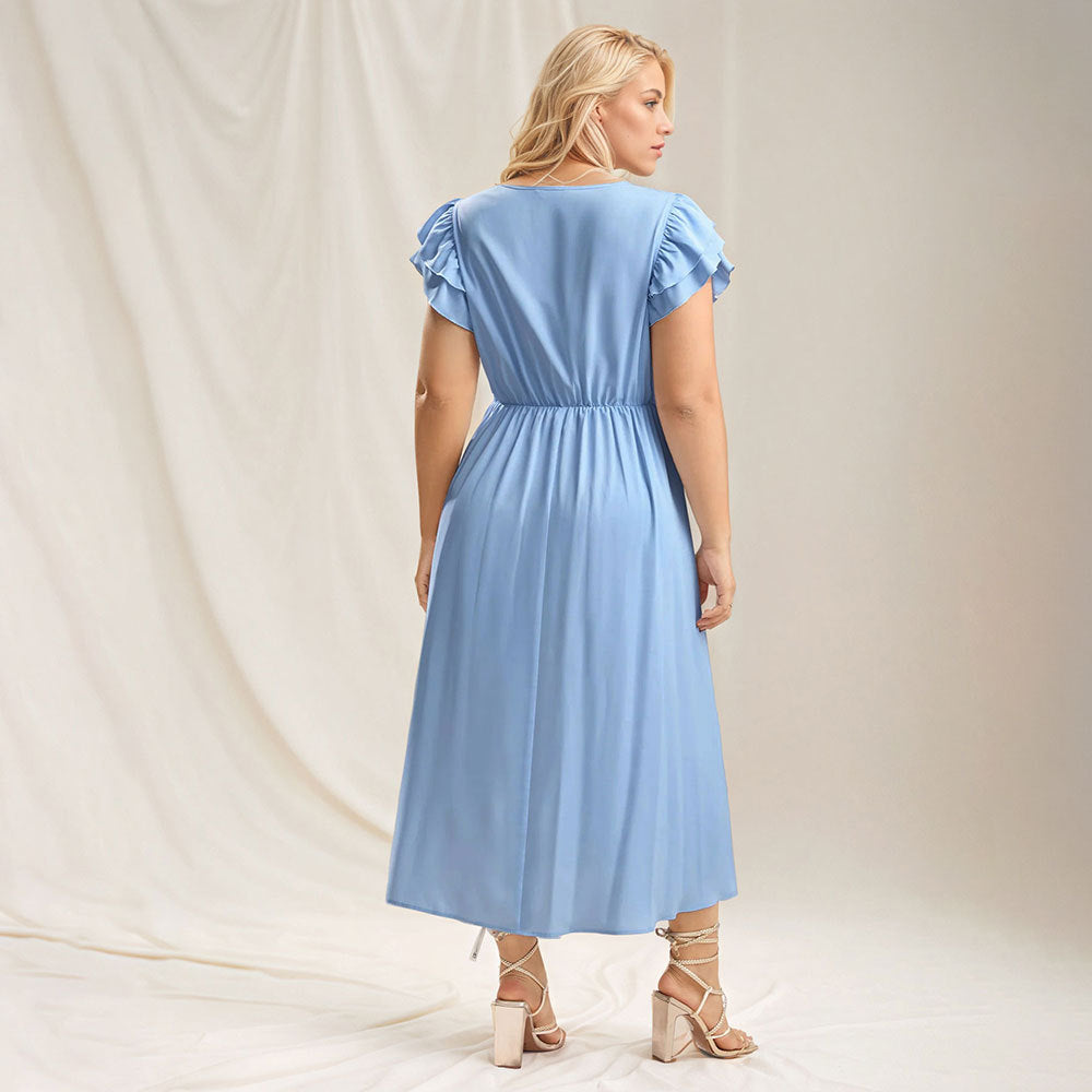 Rochie care flatează silueta, cu talie strâmtă.