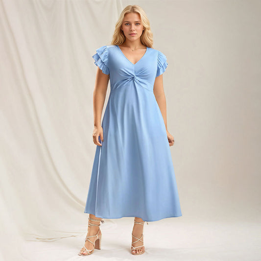 Rochie care flatează silueta, cu talie strâmtă.