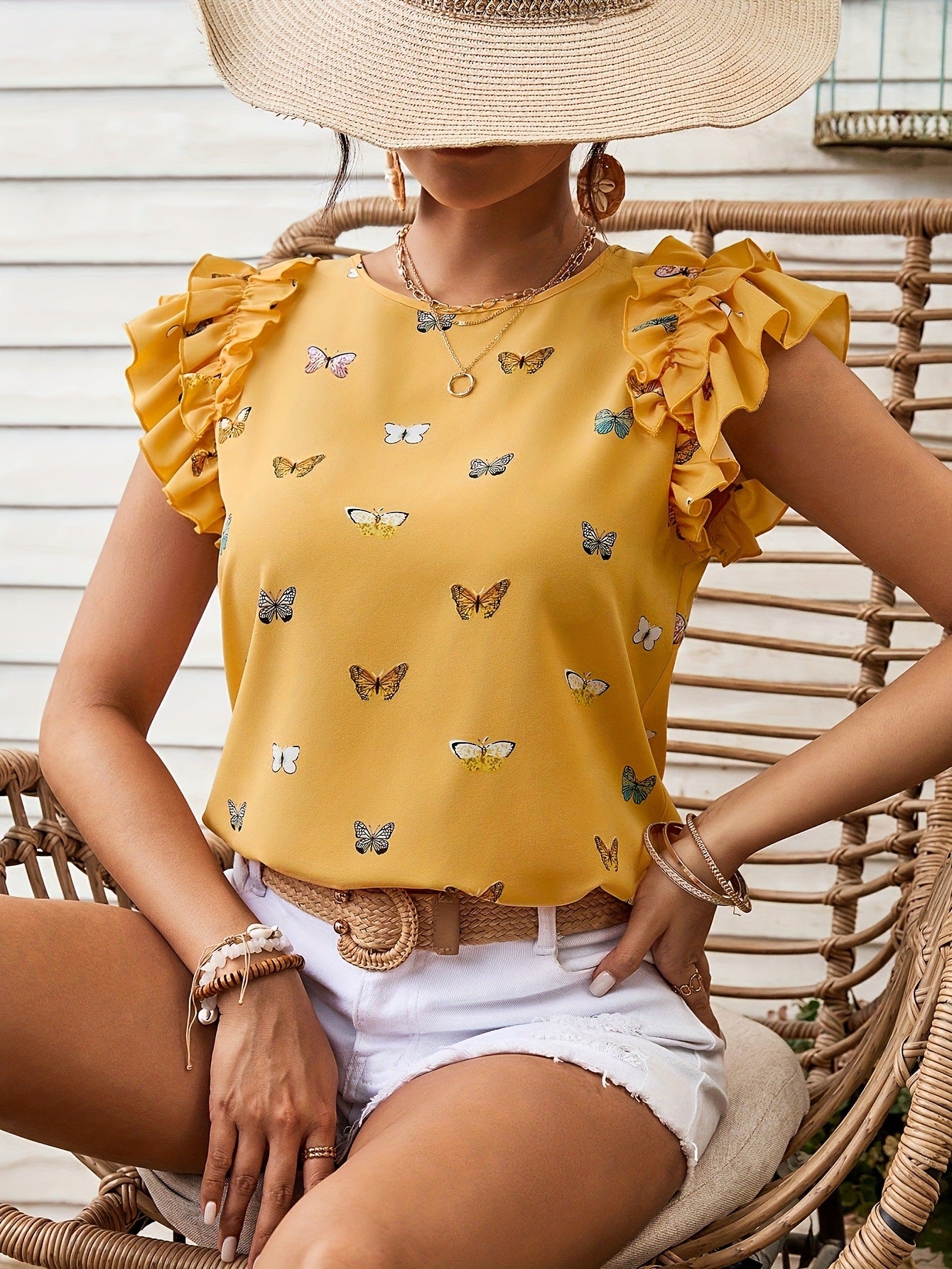 Tricou cu mânecă scurtă și guler rotund