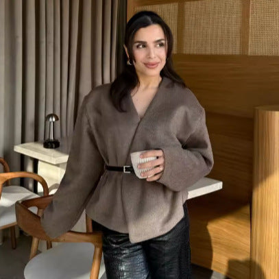 Top elegant cu croială lejeră, cu decolteu în V, pentru femei