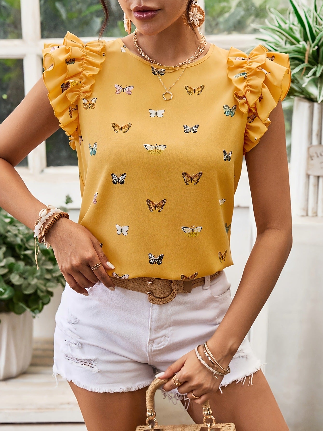 Tricou cu mânecă scurtă și guler rotund