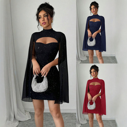 Rochie mulată din șifon cu perle și nervuri, cu guler rotund.