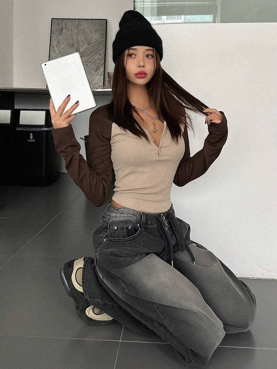 Textură tricotată cu un top îndrăzneț